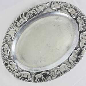 Oval African Animals Platter Heavy Cast Aluminum 11 X 9.5 inch Excellent Gift